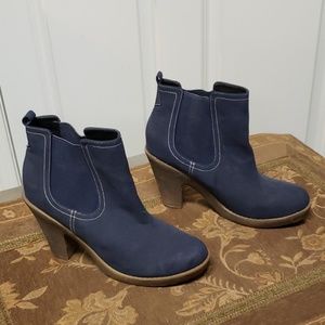 ANDARAS MACHADA booties
